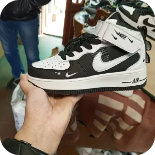 Стикер щовєль плачіт 22 - 11