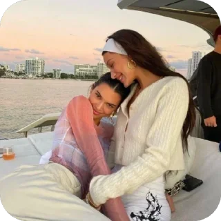 Стикер glam @diashikpm


pink @TgEmojis_bot - 6