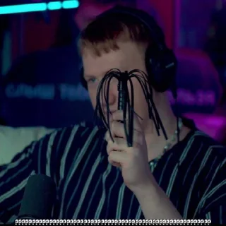 Стикер R @Dkbzl - 4