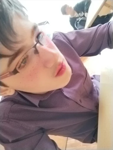 артемлох @TgEmodziBot - 