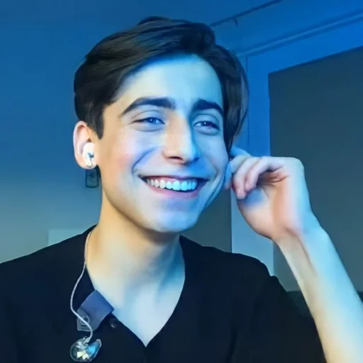 Aidan Gallagher - 