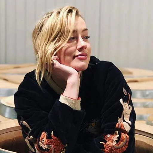 Amber Heard @niallhoraan - 