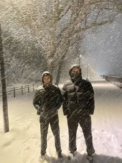 Стикер Амир ебёт шмар • @DayStikBot - 9