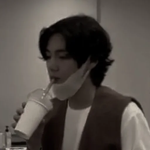 коловорот Человек стена