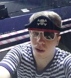 Sticker Их было четверо, четыре пацана - 1