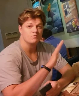 Sticker Их было четверо, четыре пацана - 6