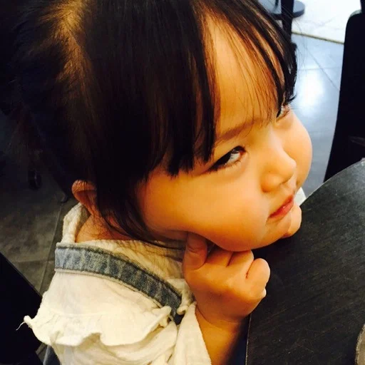 Человек ребёнок младенец