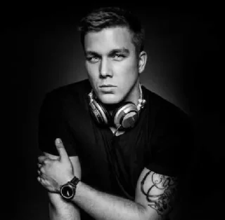 Стикер ▒⃟𝄞🇦 🇷 𝐄 🇳 🇦 ＤＡ 🇲 Ú🇸 🇮 🇨 🇦͢▒⃟𝄞 - 2