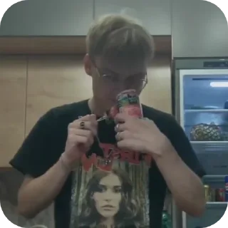 Sticker @xiooix288 фляга - 7