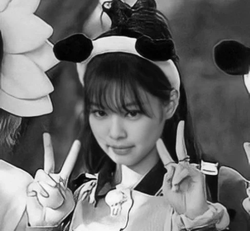 Стикер ;;jennie чб bp @fancamkkpop :: @fStikBot - 8