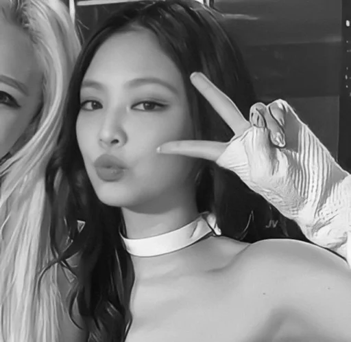 Стикер ;;jennie чб bp @fancamkkpop :: @fStikBot - 4