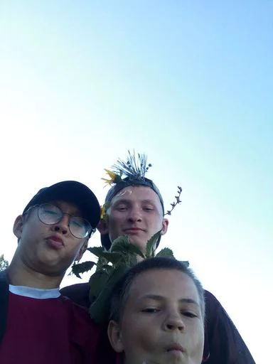 Стикер AxEYqjO_by_sticbot - 1