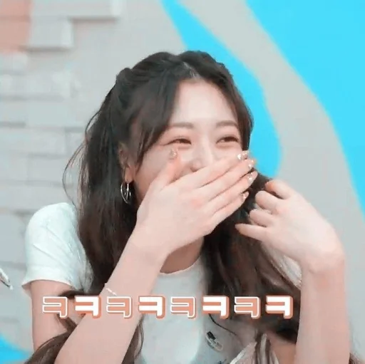 [🐛] Yuna @fancamstanf :: @fStikBot - человеческое лицо