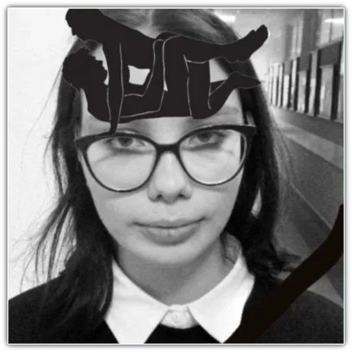 человеческое лицо черно-белый очки