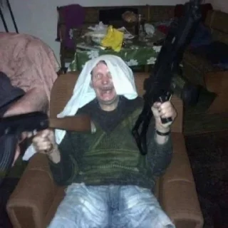 Стикер Бабасрака: на чілє на раслабонє by @Che_Hata - 7