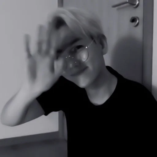 ⁎⁺˳ 𝘮𝘰𝘰𝘥 𝘣𝘢𝘦𝘬𝘩𝘺𝘶𝘯 & @luvwlee - Человек