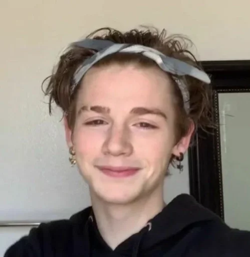 person human face eyebrow