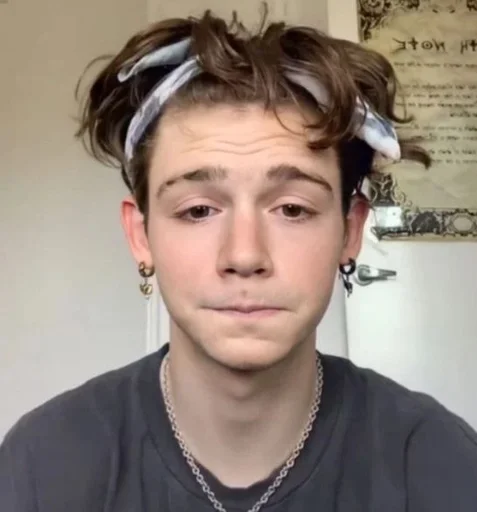 person human face eyebrow