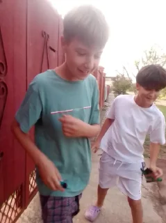 Стикер Максим, Артём и Даня @TgEmodziBot - 5