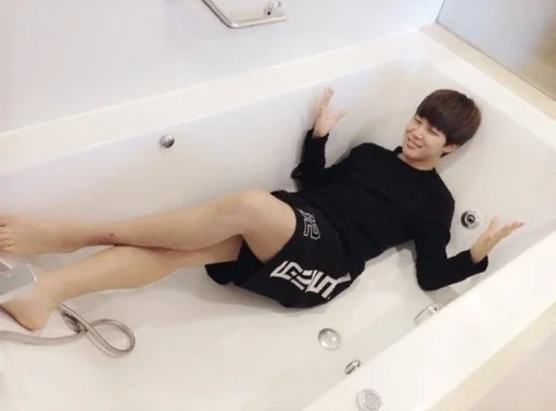 Человек ванна комнатный