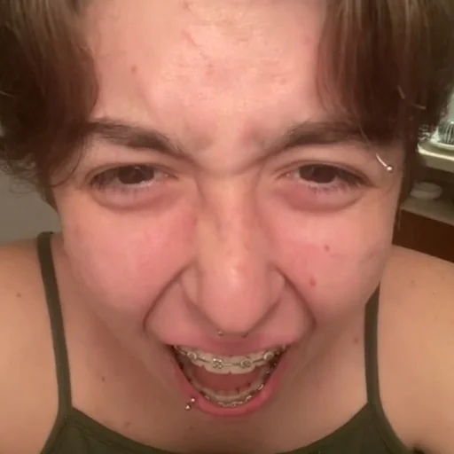 Стикер Бывает - 1