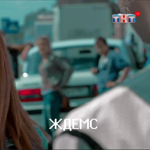 clothing screenshot person