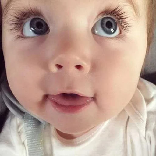 Человек ребёнок щека