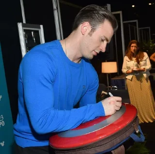 Стикер ↻ Chris Evans² ▹▹ @TellMeALie - 8