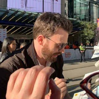 Стикер ↻ Chris Evans³ ▹▹ @TellMeALie - 10