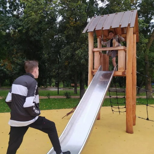 площадка дерево на открытом воздухе