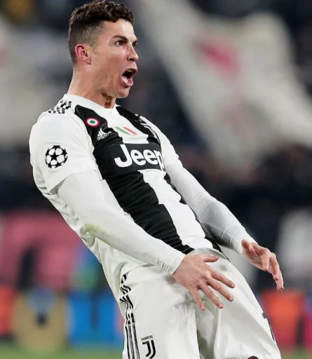 Стикер CristianoRonaldo_by_SozdaiStickeriBot - 1