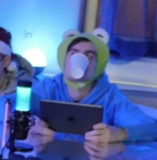 Sticker чья-то что-то там. :: @fStikBot - 0