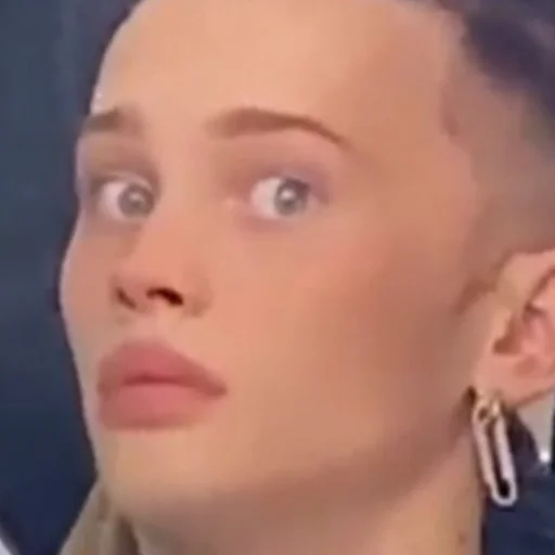 person eyelash eyebrow