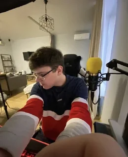 Стикер Данил Шевченко пиксель - 3