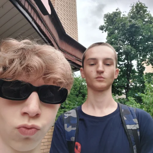 Sticker Davidcoviddd - 1