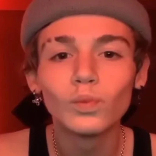 пэйтон, ну а кто ещё :: @fStikBot - человеческое лицо