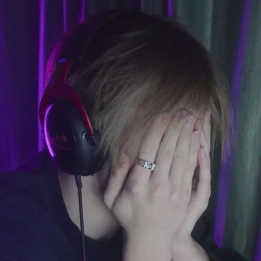 наушники Человек комнатный