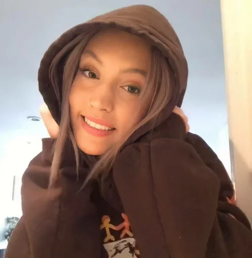 человеческое лицо небо одежда