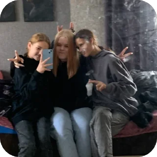 Sticker Девчули 🫰🏽 - 5