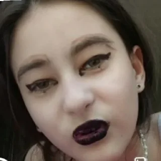 Стикер Девочка уэнздей - 0