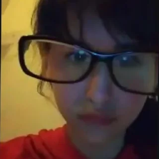 Стикер Девочка уэнздей - 10