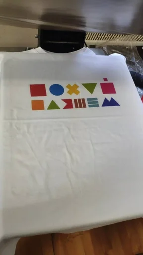 Белый комнатный приспособление