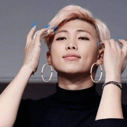 Человек человеческое лицо модный аксессуар