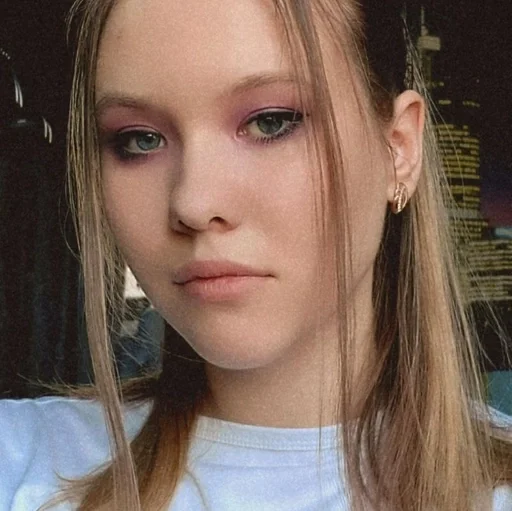 Человек губа ресница