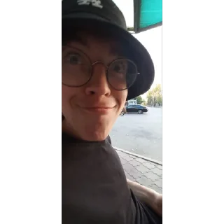 Стикер Dolboeb | @m1khailbr_stickerbot - 8