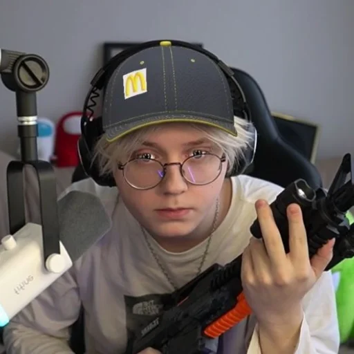 Стикер Draketwich - 1