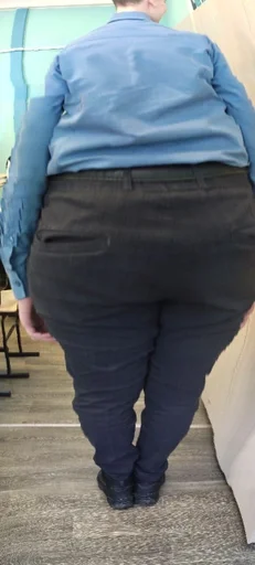 Человек одежда брюки