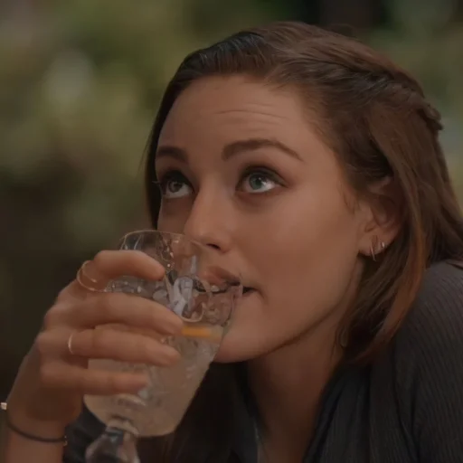 Человек человеческое лицо напиток