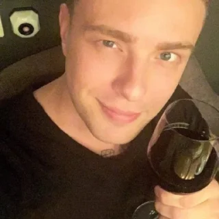 Стикер егор крид 
@mazeskk - 2