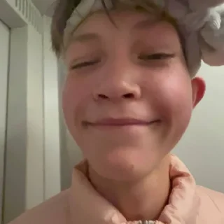 Стикер Егорик и его туса - 0